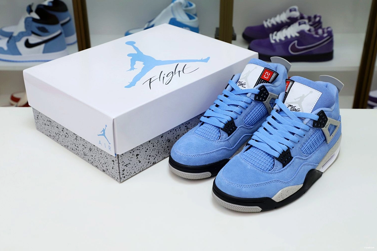 4 BLUE UNIVERSITY AIR JORDAN 0712